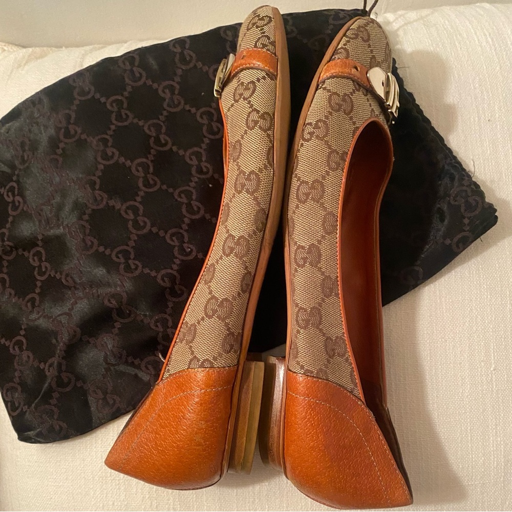 Gorgeous GUCCI Classic GG logo Flats• VINTAGE from the 90s . Size 11B - Picture 9 of 12